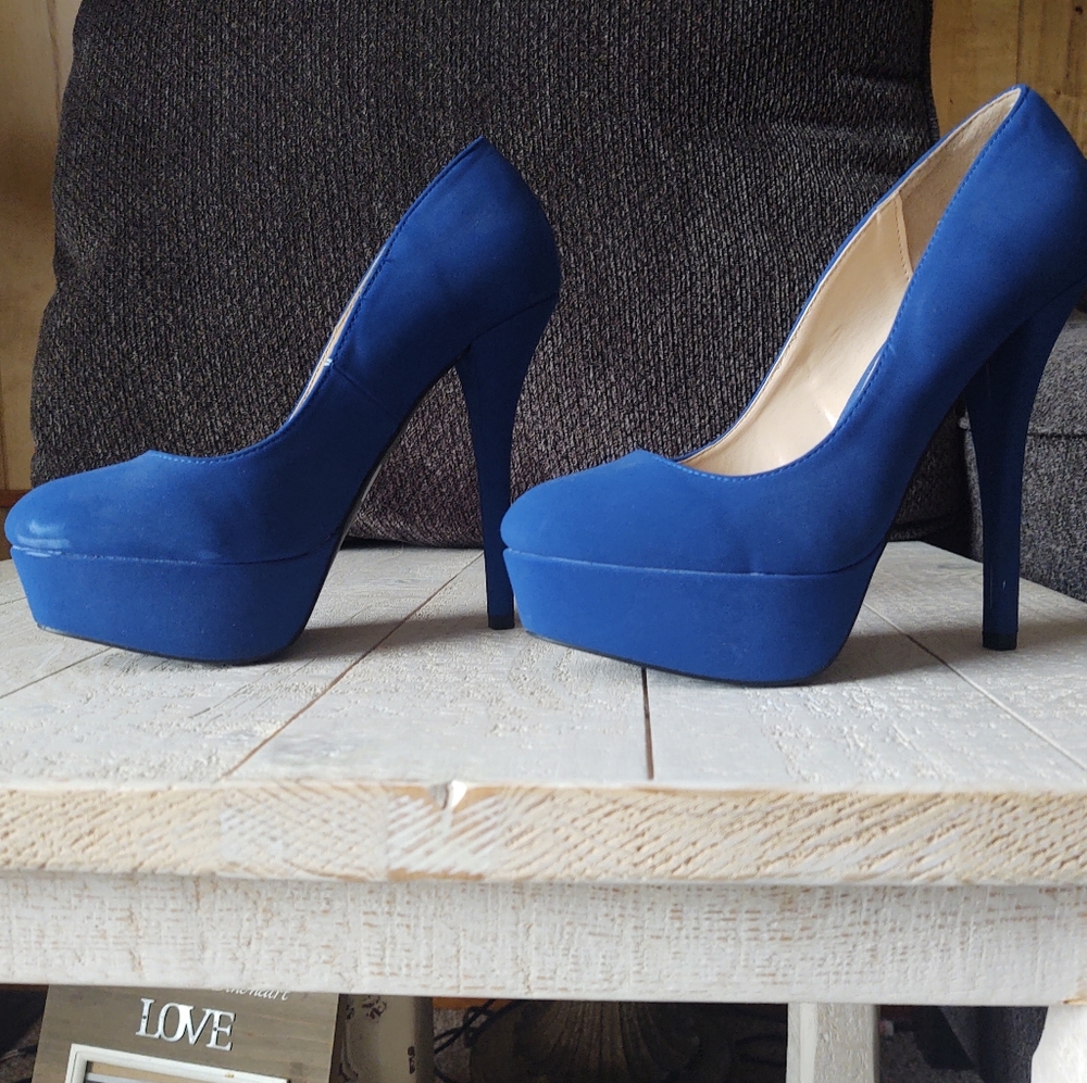 Ladies suede blue high heels Qupid brand size 7